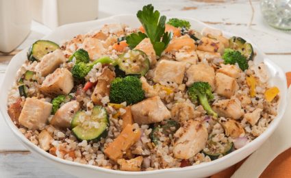 Ensaladas con Mr. Pollo Ensaladas con Mr. Pollo